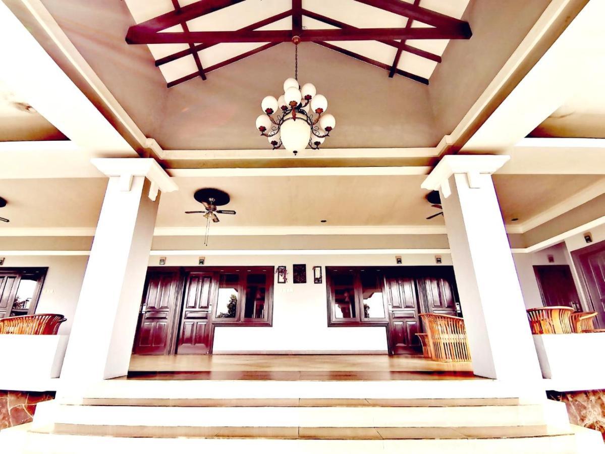 Avila Ketapan Rame Hotel Prigen Экстерьер фото