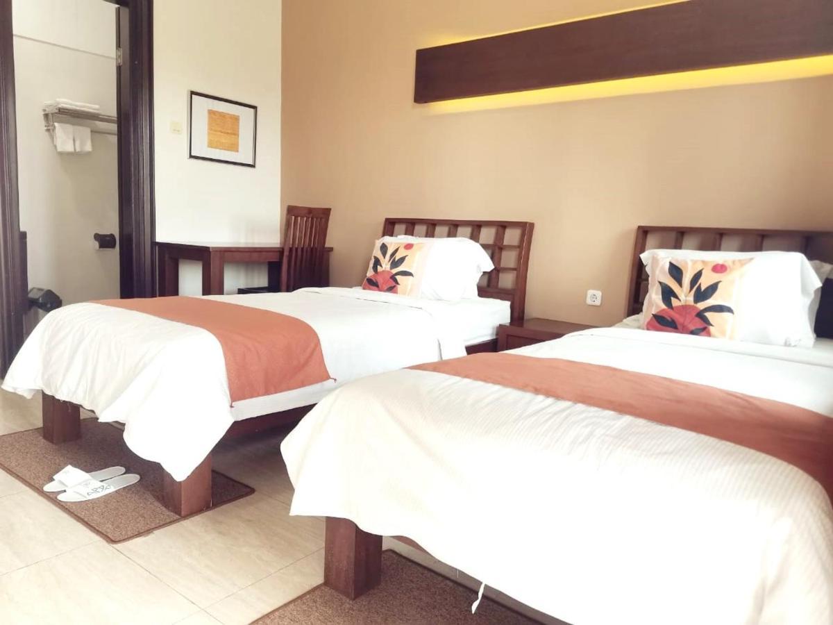 Avila Ketapan Rame Hotel Prigen Экстерьер фото