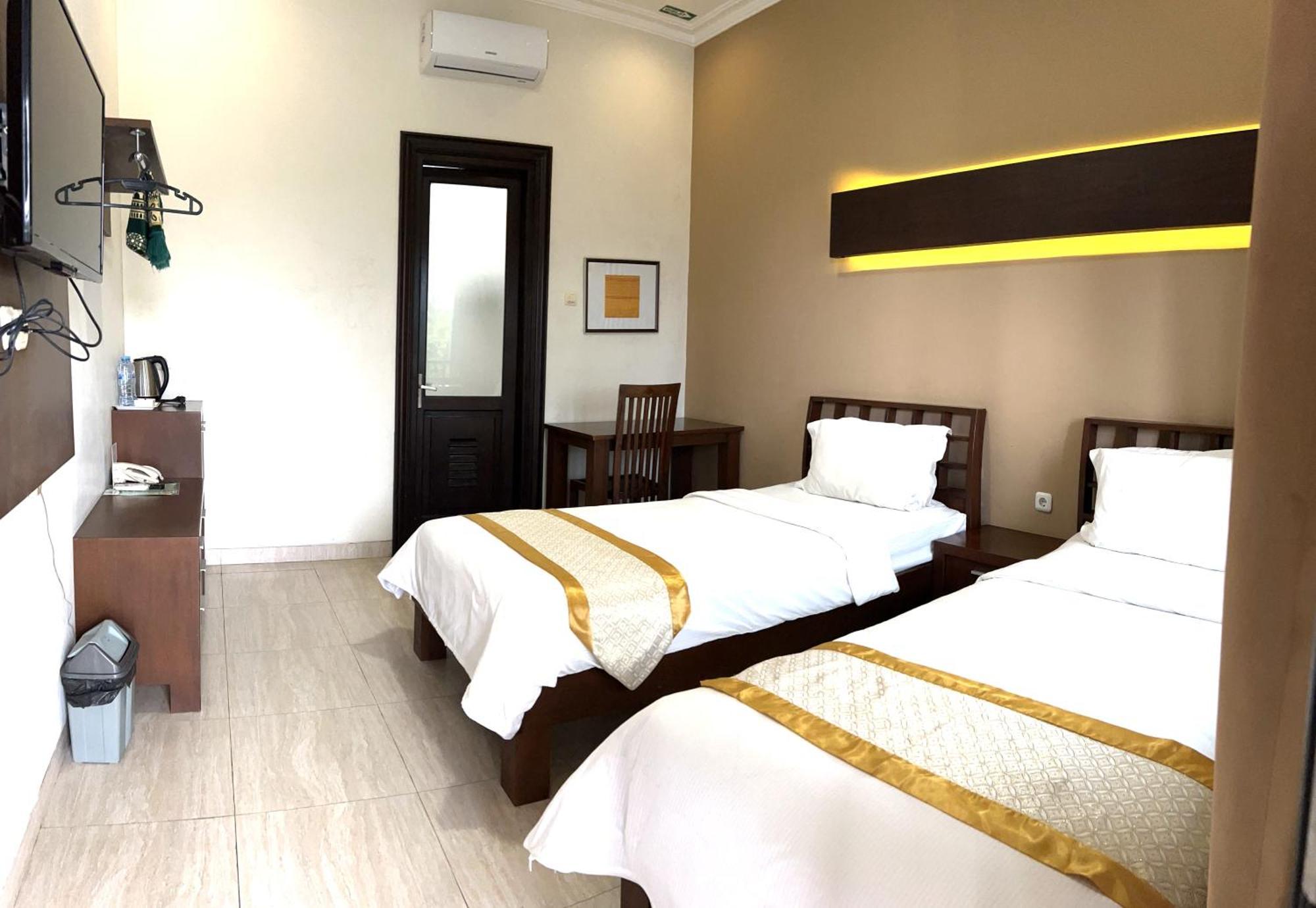 Avila Ketapan Rame Hotel Prigen Экстерьер фото