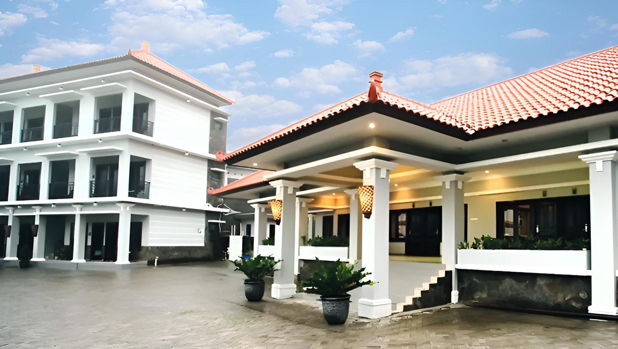Avila Ketapan Rame Hotel Prigen Экстерьер фото