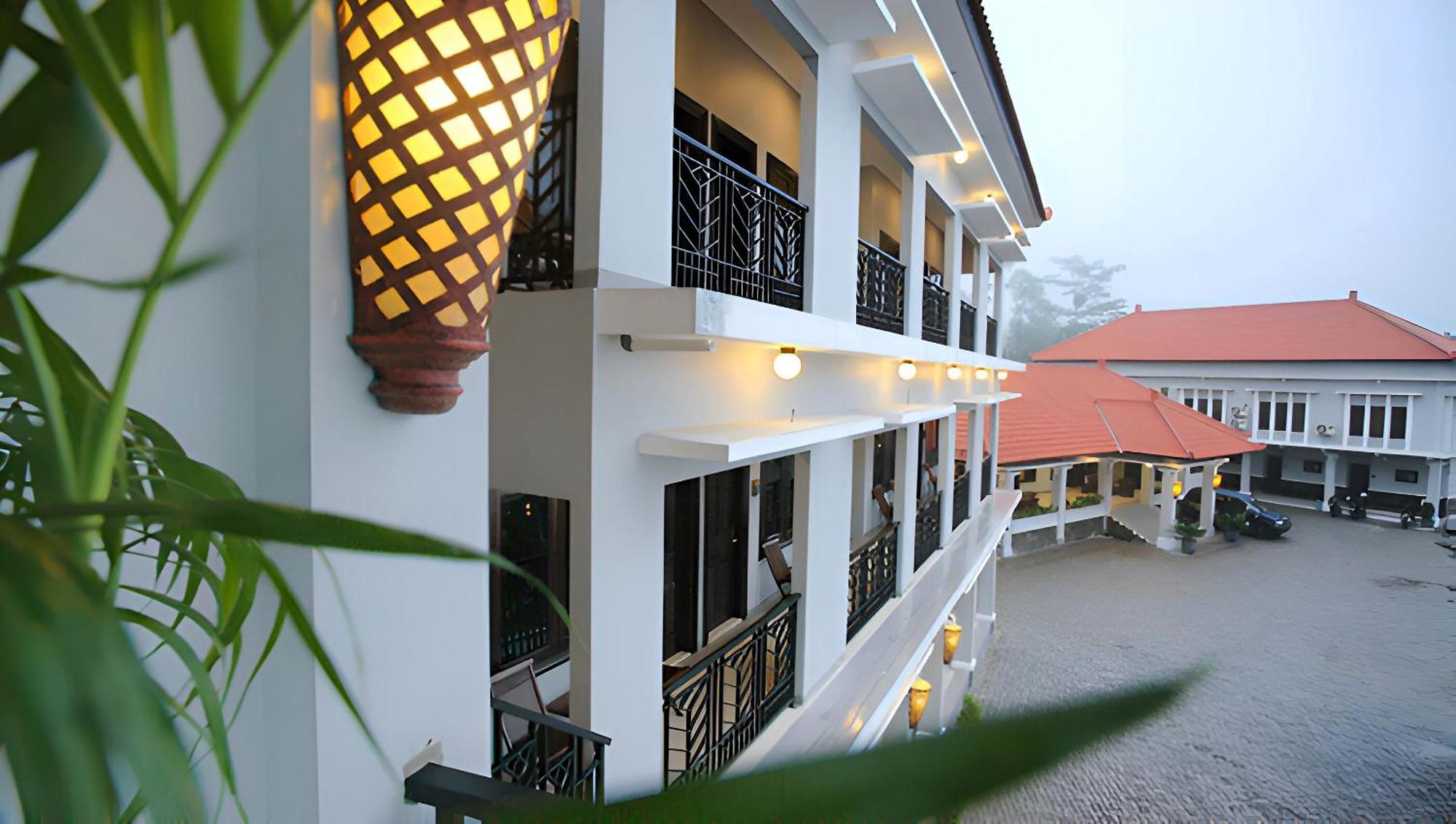 Avila Ketapan Rame Hotel Prigen Экстерьер фото